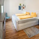 Gwuni Mopera B&B *